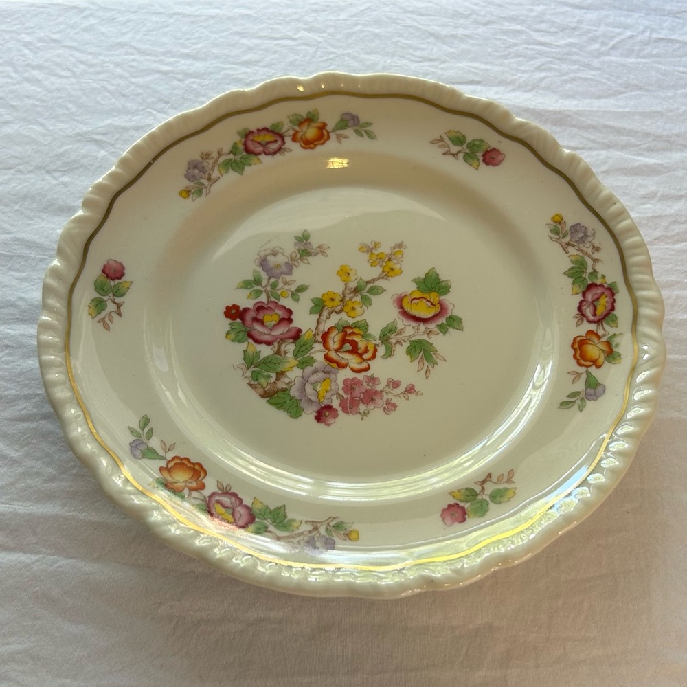 Vintage Warwick floral pattern Ceramic Dinner Plate